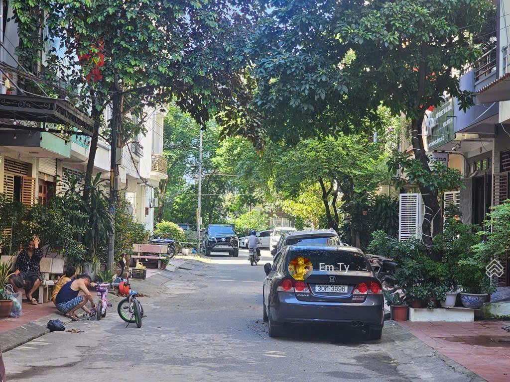 Chính chủ bán đất vạn phúctrước nhà 2 ôtô tránhvỉa hè kinh doanhhàng xóm quan chứcdt50mgiá4tỷ3