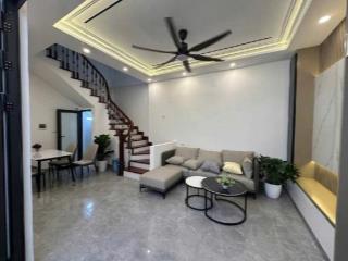 🔥 NHÀ ĐẸP THẠCH BÀN – FULL NỘI THẤT XỊN – Ô TÔ ĐỖ CỔNG – CHẤT NHƯ BIỆT THỰ MINI! 🔥