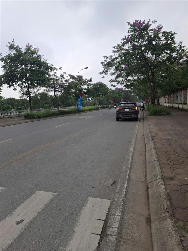 🚨 LONG BIÊN GIỜ TOÀN ĐẤT 1X TỶ/M2…
MÀ VẪN CÒN LÔ 68M² Ô TÔ VÀO ĐẤT CHỈ NHỈNH 8,X TỶ? 😳
