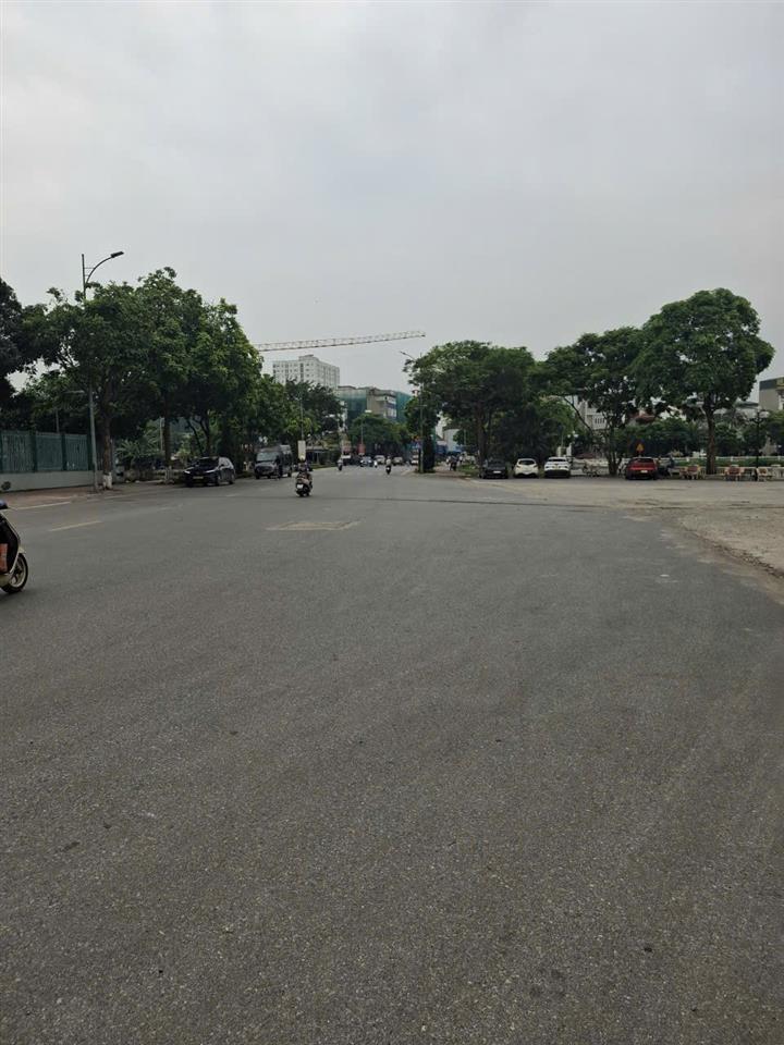 🏡 BÁN NHÀ 55M² TRUNG TÂM THẠCH BÀN – CỔ LINH  GIÁ NHỈNH 14 TỶ