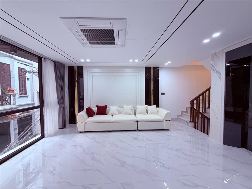 🏡 NHÀ PHÂN LÔ NGUYỄN VĂN CỪ – 7 TẦNG THANG MÁY, GARA Ô TÔ, FULL NỘI THẤT ✨