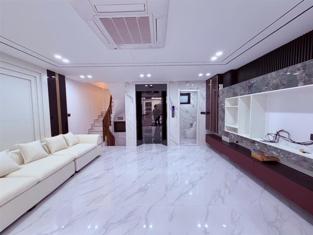 🏡 NHÀ PHÂN LÔ NGUYỄN VĂN CỪ – 7 TẦNG THANG MÁY, GARA Ô TÔ, FULL NỘI THẤT ✨