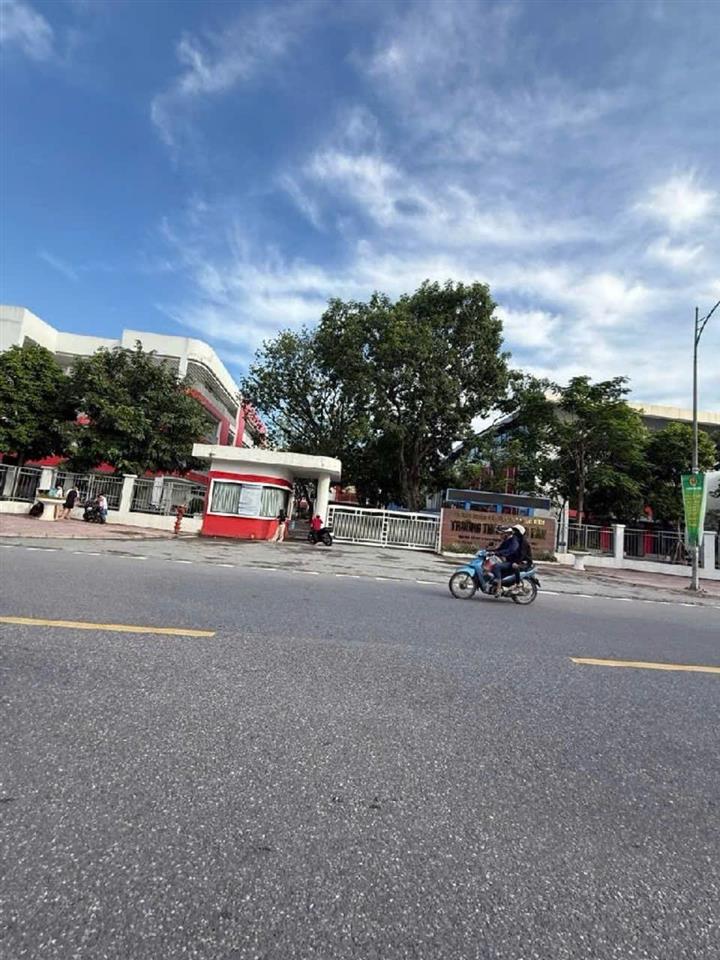 🏙️ NHÀ 7 TẦNG THANG MÁY – GARA Ô TÔ – TRUNG TÂM THẠCH BÀN, CỔ LINH