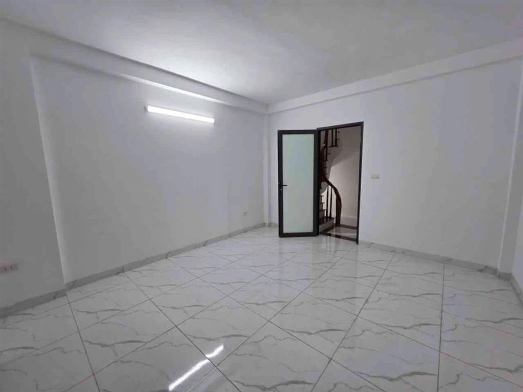 🏡🔥 NHÀ THẠCH BÀN, CỔ LINH  6 TẦNG – Ô TÔ ĐỖ CỔNG – GẦN HỒ ĐIỀU HOÀ VÀ AEON MAIL – CHỈ