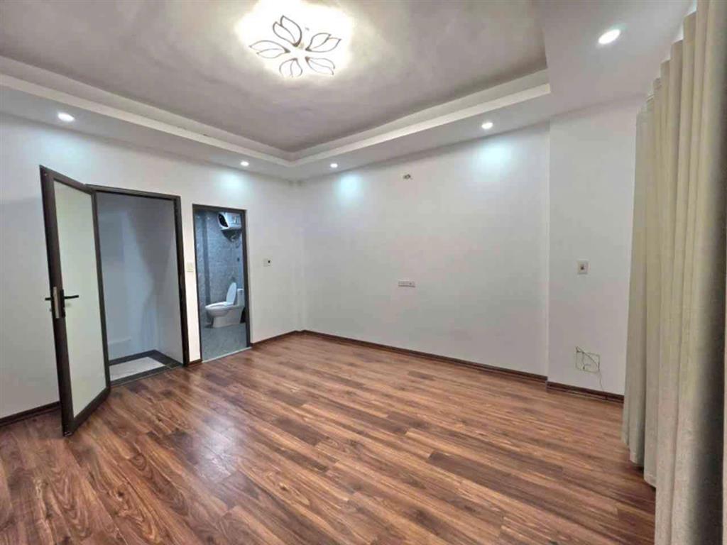 🏡🔥 NHÀ THẠCH BÀN, CỔ LINH  6 TẦNG – Ô TÔ ĐỖ CỔNG – GẦN HỒ ĐIỀU HOÀ VÀ AEON MAIL – CHỈ