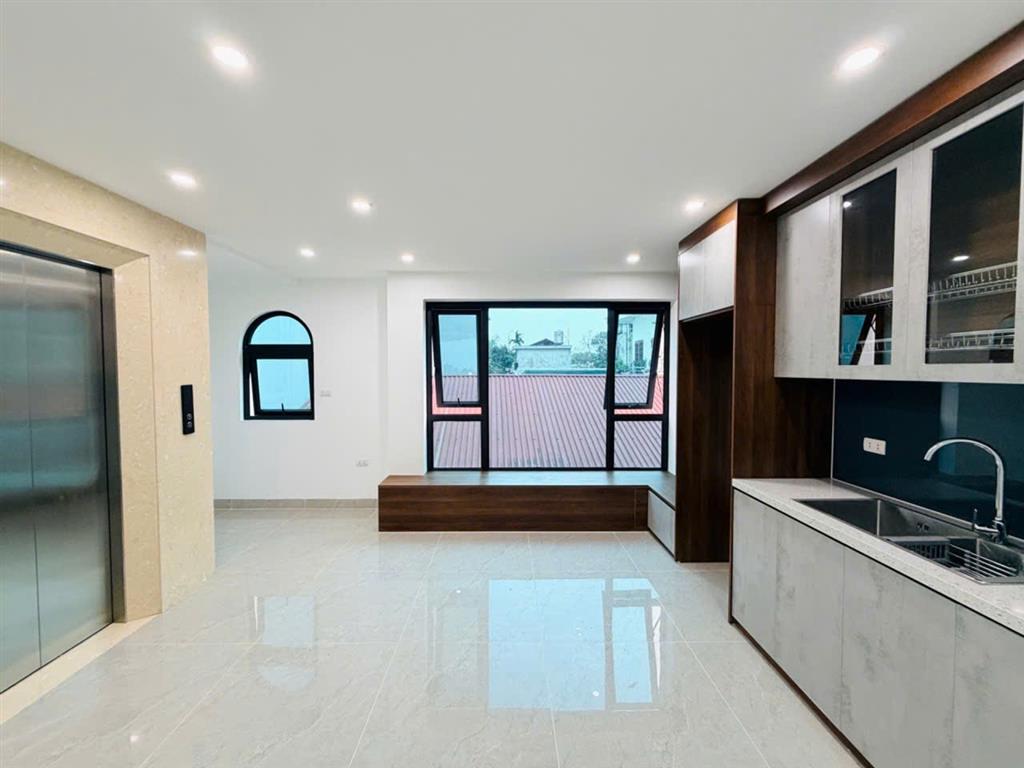 🏡✨ SIÊU PHẨM NHÀ ĐẸP THẠCH BÀN – CỔ LINH ✨🏡
💎  6 TẦNG • FULL NỘI THẤT • GIÁ NHỈNH 8 TỶ