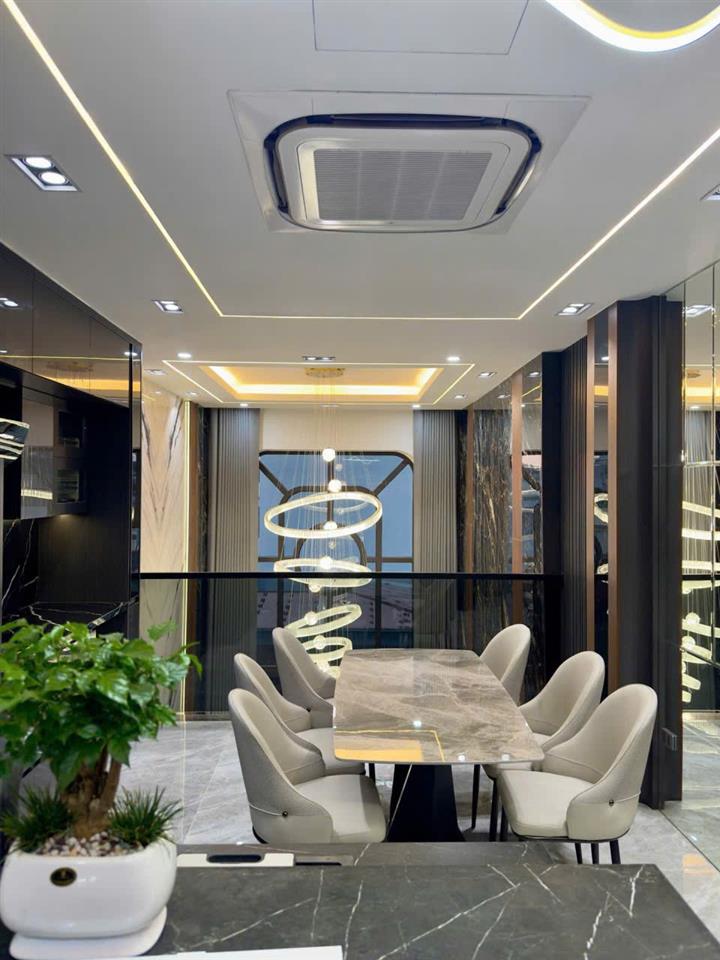 🏆 NHÀ PHỐ TRẠM – TÀI SẢN DÒNG TIỀN HIẾM  55M² × 7 TẦNG  GARA Ô TÔ + THANG MÁY  NHỈNH 23