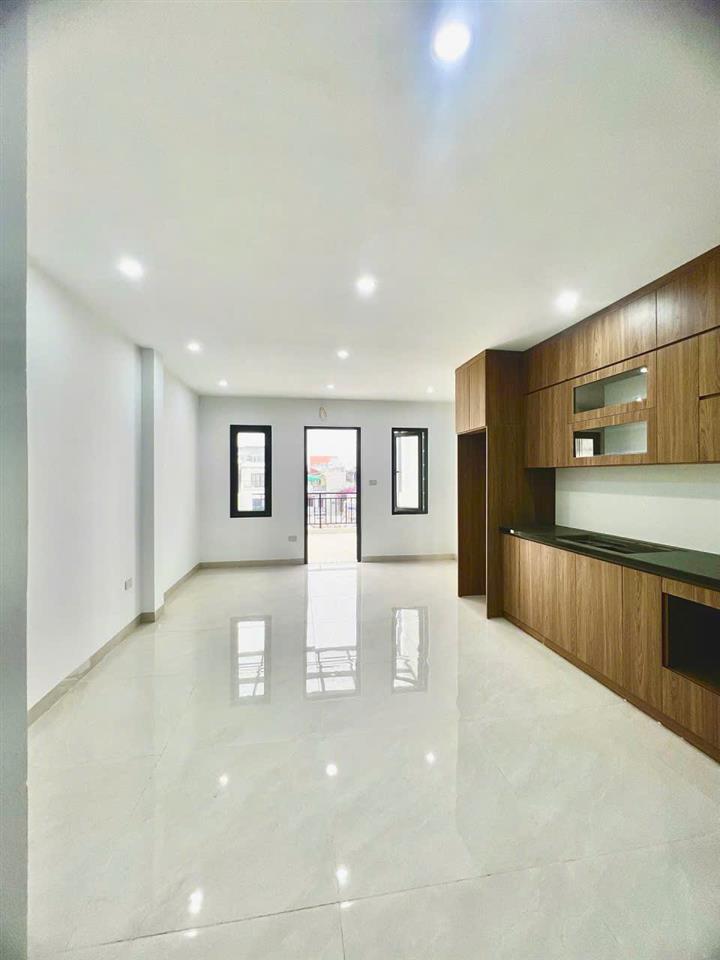 🔥 BÁN NHÀ ĐẸP ĐÀM QUANG TRUNG – 50M² x 5 TẦNG – THANG MÁY – FULL NỘI THẤT – NGÕ THÔNG 