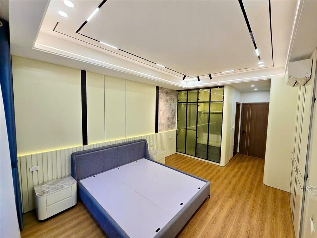 🔥 NHÀ PHÂN LÔ 918 QUÂN ĐỘI – VỈA HÈ, Ô TÔ TRÁNH – THANG MÁY – GARA 2 Ô TÔ – VIEW HỒ PHÚC