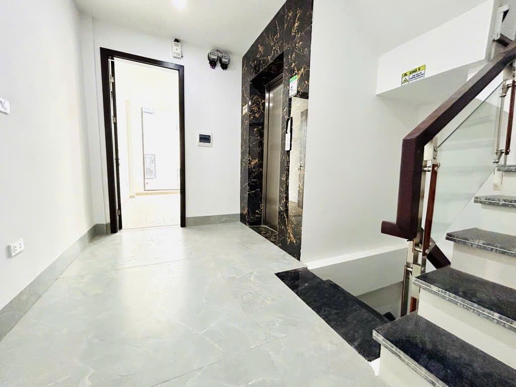 🔥 PHÂN LÔ THẠCH BÀN – CỔ LINH  48M² × 7 TẦNG  GARA Ô TÔ  THANG MÁY  DÒNG TIỀN BỀN VỮNG 