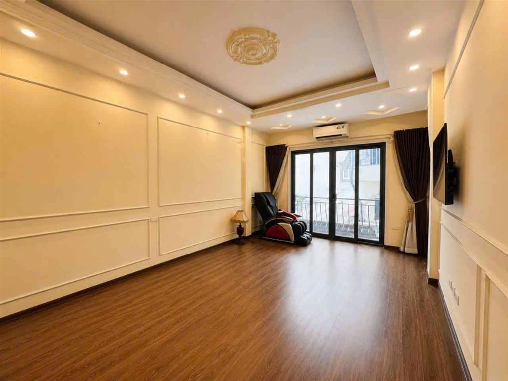 🔥 NHÀ ĐẸP ĐÀM QUANG TRUNG – NGÕ THÔNG – CHỈ 30M RA MẶT PHỐ  40M² x 5 TẦNG  FULL NỘI THẤT