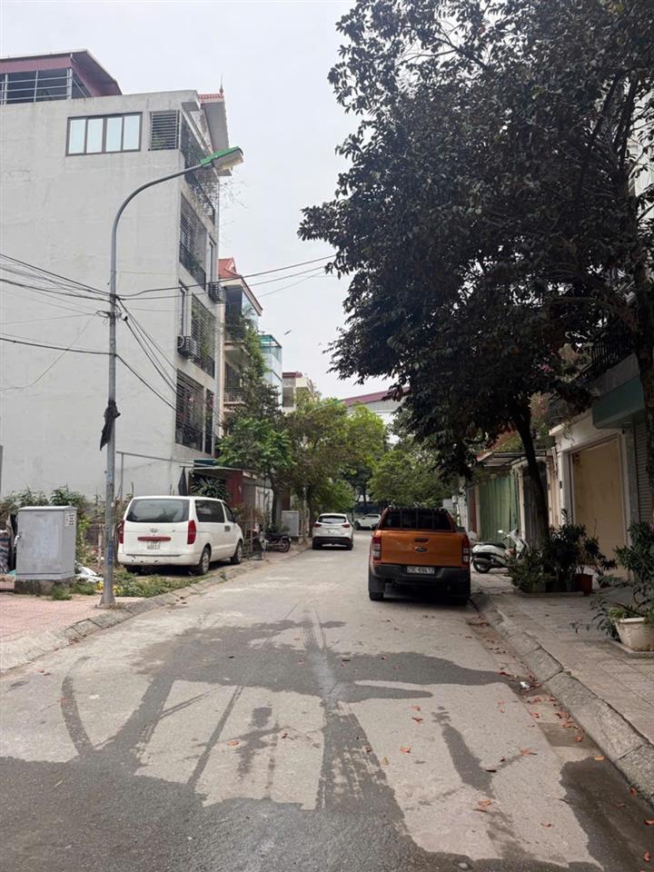 🔥🔥 THẠCH BÀN – PHÂN LÔ VỈA HÈ – Ô TÔ TRÁNH – 75M² × 6 TẦNG – GARA 2 Ô TÔ – THANG MÁY