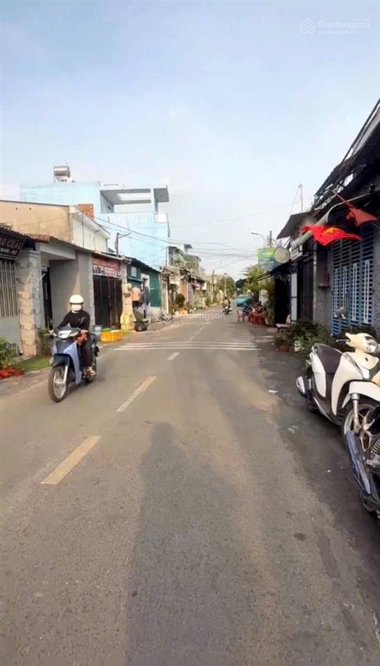 Xuân thới sơn  hóc môn nhà mới 100% sổ hồng riêng mặt tiền nhựa thông xts 27 hóc môn buôn bán