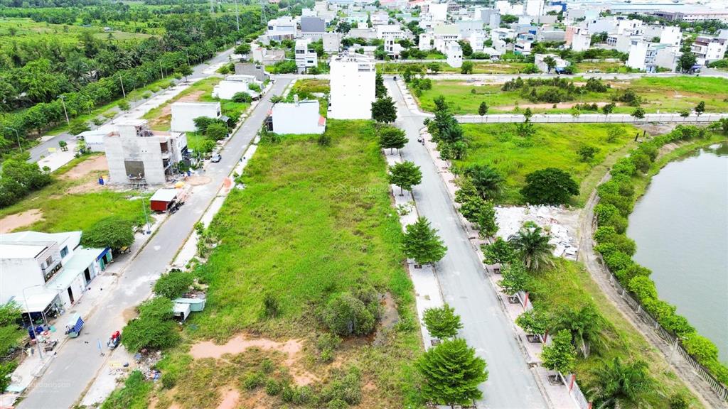 Kdc tân đô  chính chủ gửi bán lỗ nền đất 175m2 đối diện hồ sinh thái 15ha đường số 11d