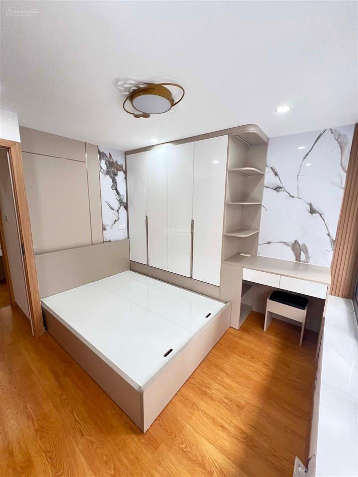 Bán cc 3pn, 2wc, 100m2 tại phố phùng hưng, q. hoàn kiếm, giá tốt