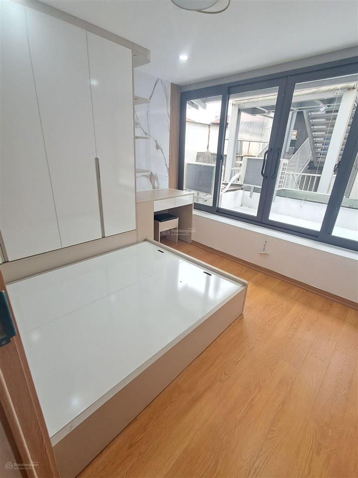 Bán cc 3pn, 2wc, 100m2 tại phố phùng hưng, q. hoàn kiếm, giá tốt