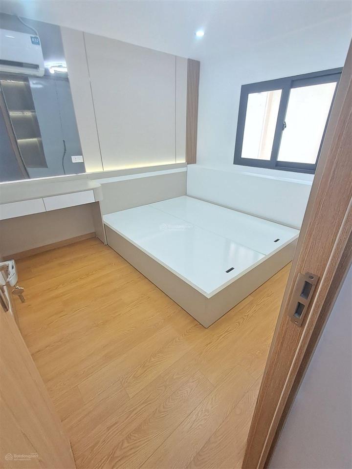 Bán cc 3pn, 2wc, 100m2 tại phố phùng hưng, q. hoàn kiếm, giá tốt
