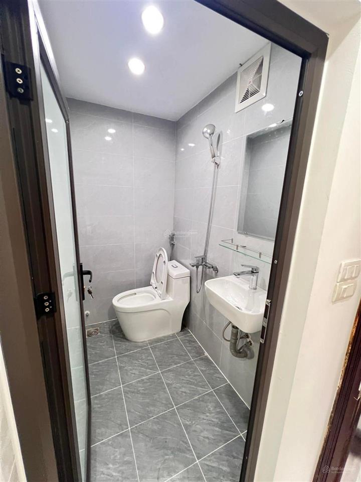 Bán cc 3pn, 2wc, 100m2 tại phố phùng hưng, q. hoàn kiếm, giá tốt
