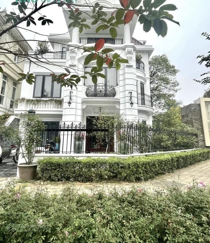 Biệt thự quảng khánh vip tây hồ , gần 200m2 , cam kết mức giá rẻ nhất thị trường
