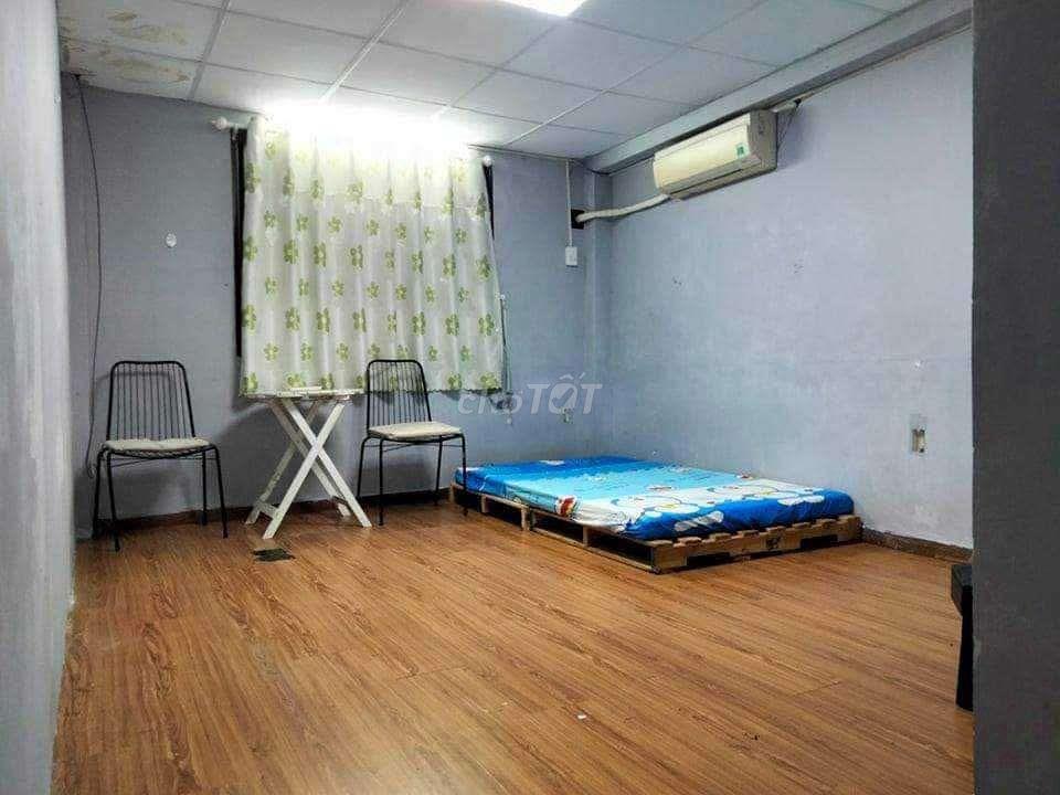 Cho thuê căn hộ mini 2 Phòng ngủ ngay CV Hoàng Văn Thụ, sân bay TSN