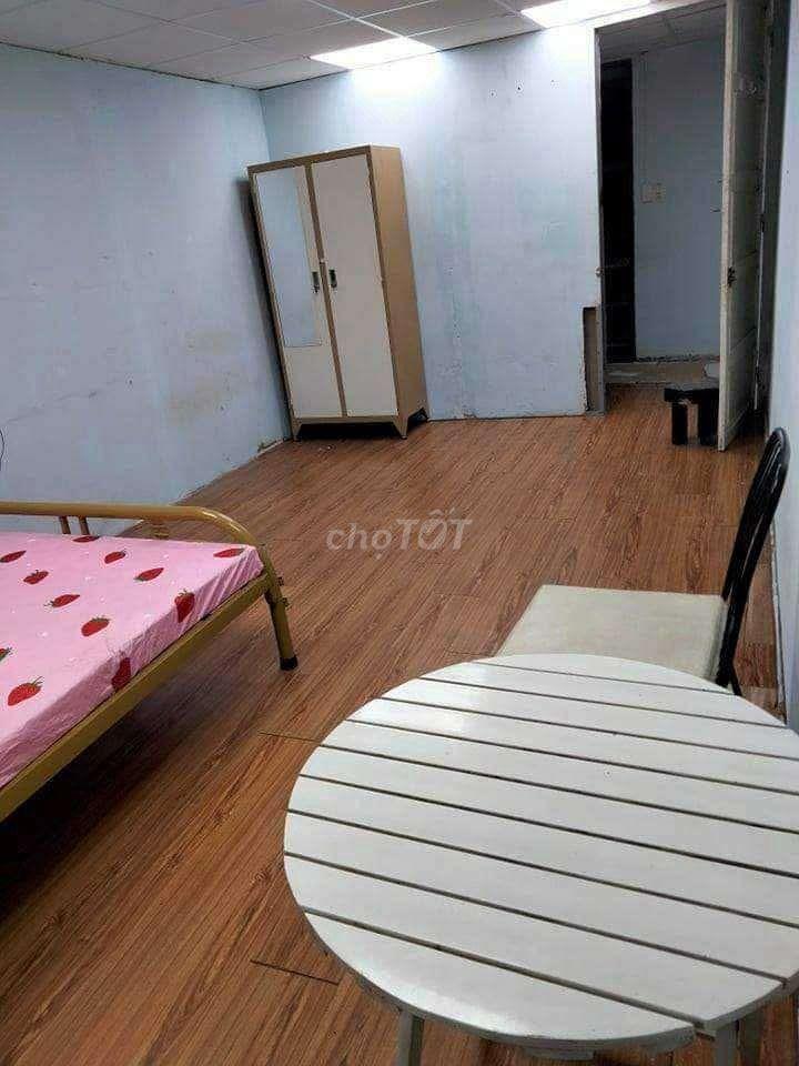 Cho thuê căn hộ mini 2 Phòng ngủ ngay CV Hoàng Văn Thụ, sân bay TSN