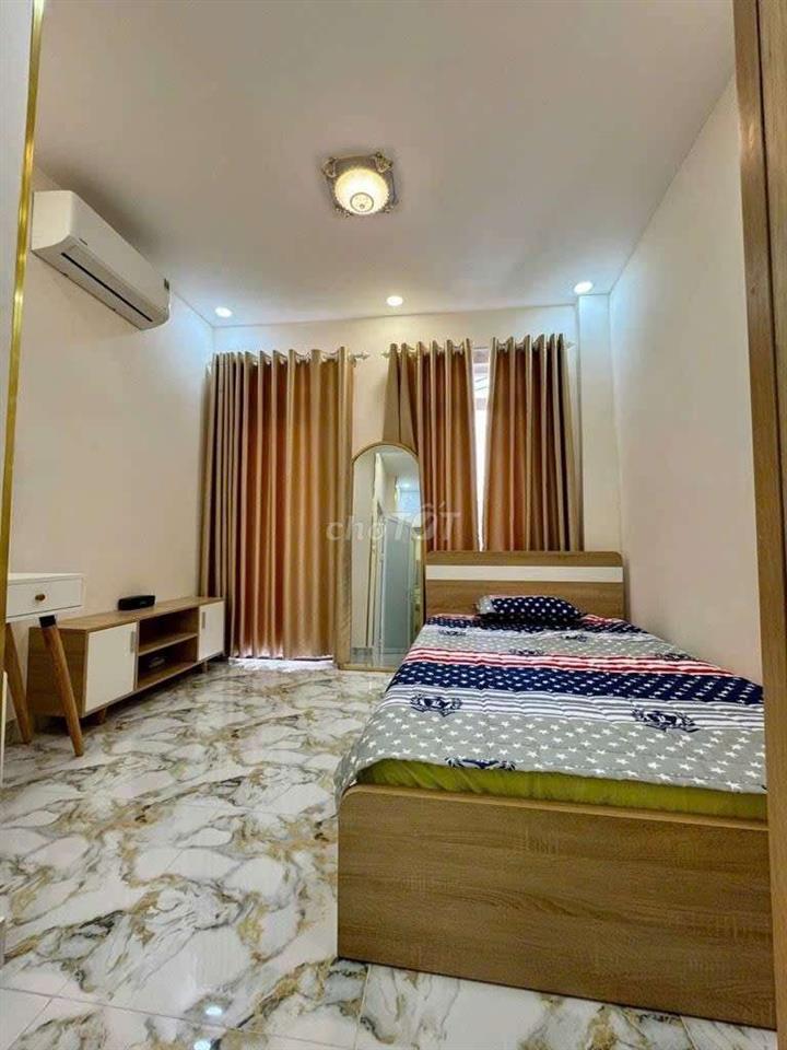 Xe Hơi đỗ cửa 10 Đặng Văn Ngữ gần 50m2 nguồn thu 15tr/thể hẻm thông 