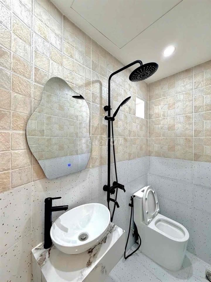 Nhà Mới Ni Sư Huỳnh Liên Ngang hơn 8M - 2PN - 6.19Tỷ
