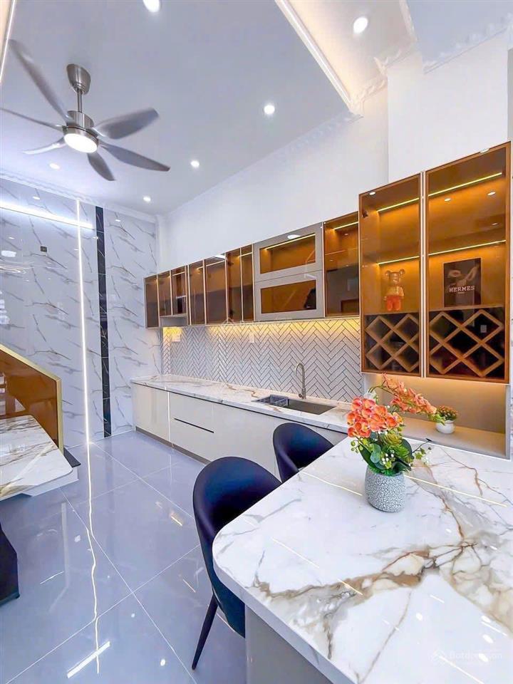 Cần tiền làm ăn bán nhà bình chánh