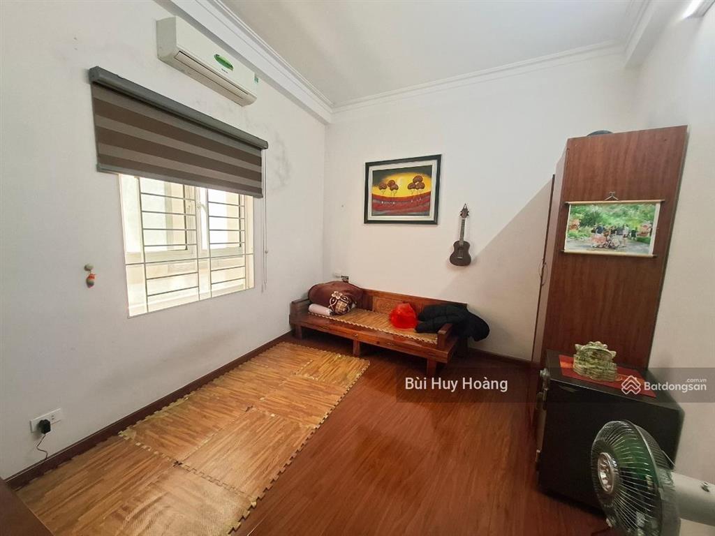 Lô góc  dân xây  5m ra mặt phố  ngõ thông ba gác  42m2 chỉ 11,x tỷ  hà đông  cầu trắng