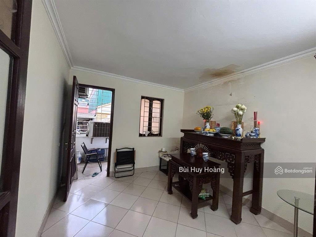 Hộ khẩu đống đa  34m2 chỉ 9,x tỷ  thoáng trước sau  dân xây 5 tầng x 3 ngủ  ngõ ba gác