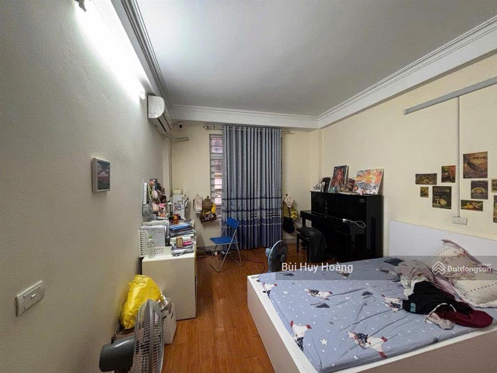 Hộ khẩu đống đa  34m2 chỉ 9,x tỷ  thoáng trước sau  dân xây 5 tầng x 3 ngủ  ngõ ba gác