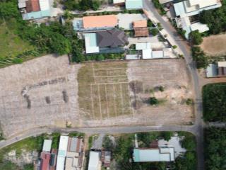 Kẹt tiền bán gấp đất 398m2, 100m2 thổ cư, sổ hồng riêng, ngay trung tâm tx trảng bàng.