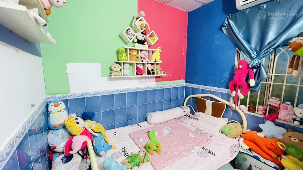 Bán nhà ngay chợ hiệp bình, 2 tầng, 3 phòng ngủ, wc, giá 5 tỷ 2