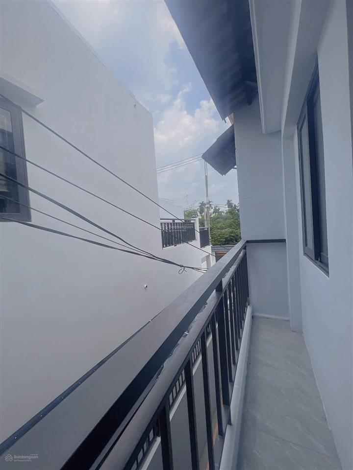 Nhà gần vòng xoay bình lợi, dtsd 23m2  2ty5