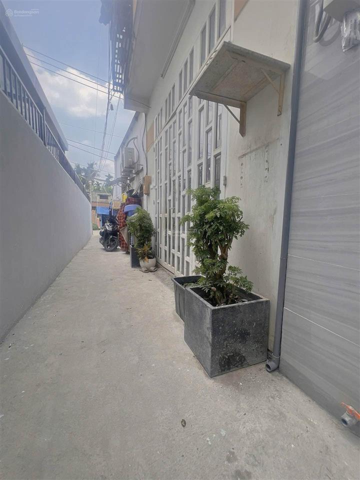 Nhà gần vòng xoay bình lợi, dtsd 23m2  2ty5