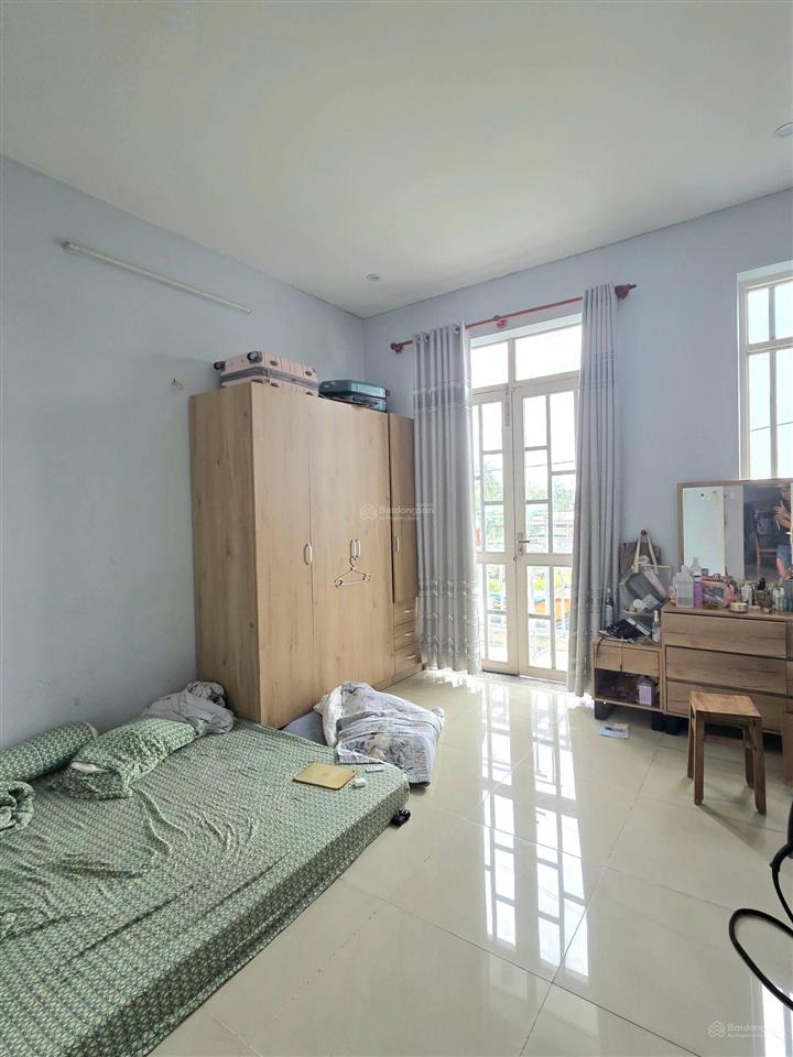 Nhà lô góc mặt tiền  đường rộng 6m  64m2 7ty6