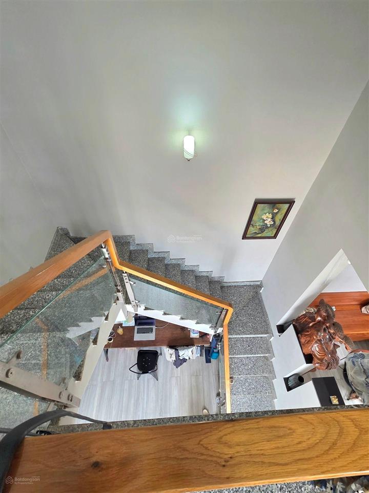 Nhà lô góc mặt tiền  đường rộng 6m  64m2 7ty6