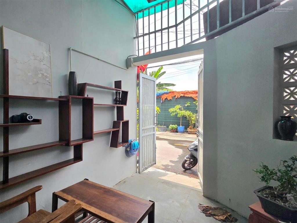 Nhà lô góc mặt tiền  đường rộng 6m  64m2 7ty6