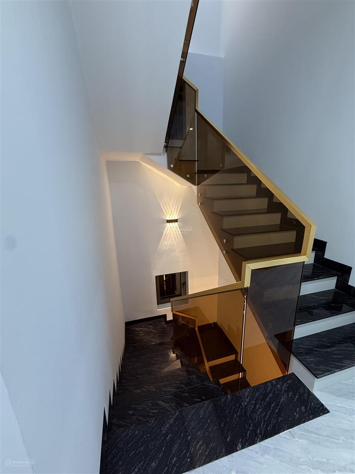 5 tỷ 8  73.7m²  lô góc  tỉnh lộ 43  sát chợ đầu mối