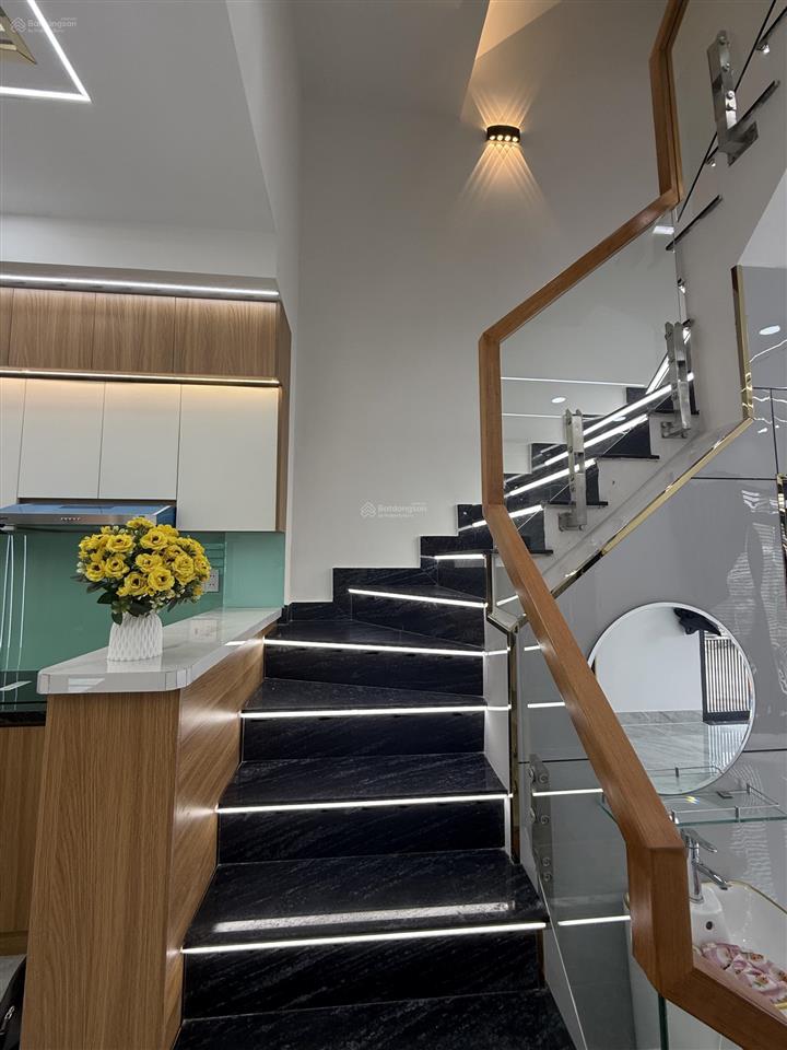 Chỉ hơn 5 tỷ  lô góc 55m²  4 tầng  tỉnh lộ 43  tam bình thủ đức