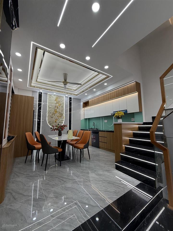 Chỉ hơn 5 tỷ  lô góc 55m²  4 tầng  tỉnh lộ 43  tam bình thủ đức