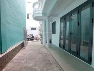 Chỉ 4 tỷ hơn mua được nhà cạnh chợ thủ đức