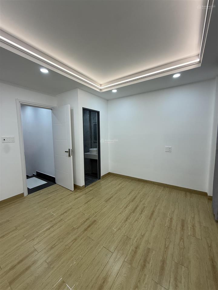Nhà đẹp 5 tầng  hẻm xe hơi  ngay vạn phúc city
