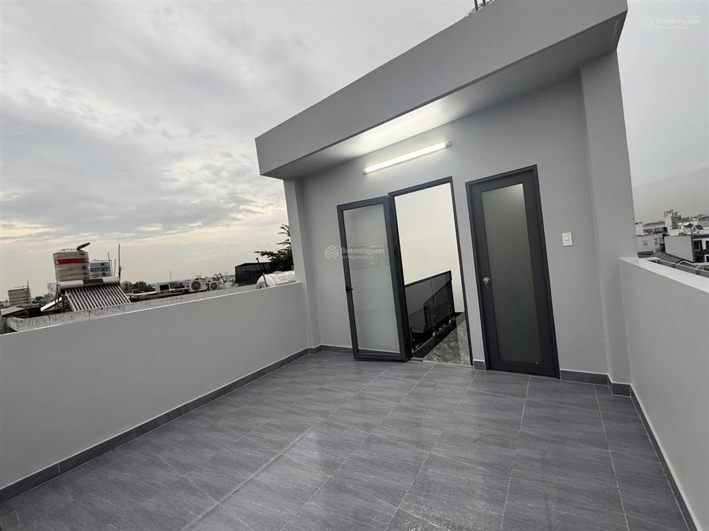 Nhà đẹp 5 tầng  hẻm xe hơi  ngay vạn phúc city