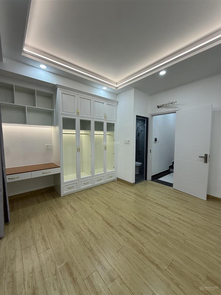 Nhà đẹp 5 tầng  hẻm xe hơi  ngay vạn phúc city