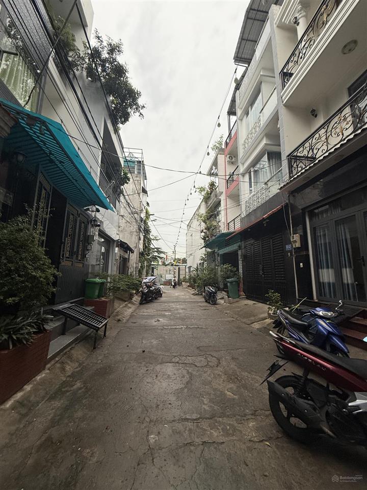 Nhà đẹp 5 tầng  hẻm xe hơi  ngay vạn phúc city