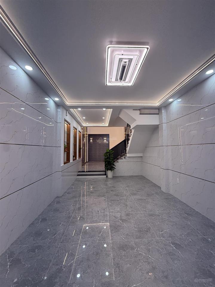 Nhà đẹp 5 tầng  hẻm xe hơi  ngay vạn phúc city