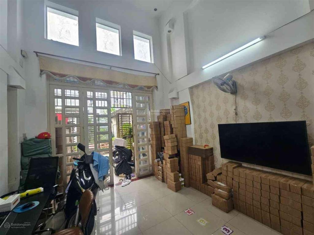 Chính chủ cần bán nhà 3 tầng 3pn rộng rãi  khu phân lô dân trí cao  xe hơi đỗ cửa  trung