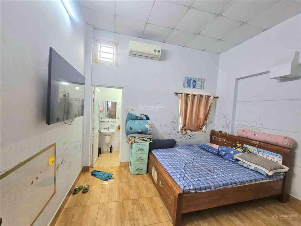 Chính chủ cần bán nhà 3 tầng 3pn rộng rãi  khu phân lô dân trí cao  xe hơi đỗ cửa  trung