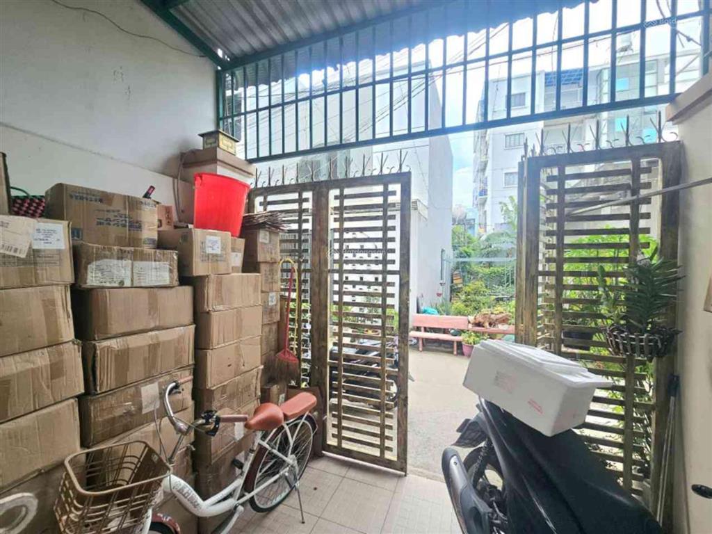 Chính chủ cần bán nhà 3 tầng 3pn rộng rãi  khu phân lô dân trí cao  xe hơi đỗ cửa  trung